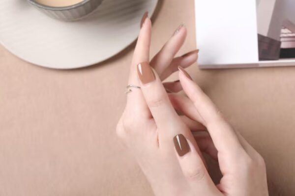 How to get The Perfect Light Brown Nails Color Backstageviral.com